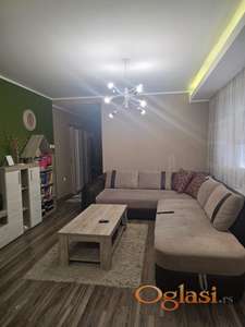Fenomenalan renoviran i namešten stan na limanu!